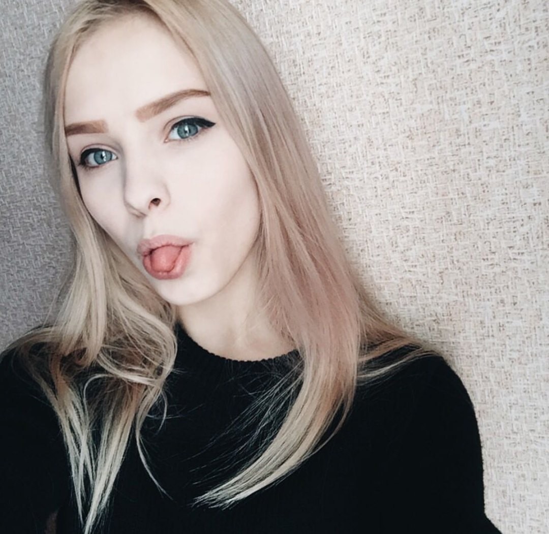 Знакомства Омск, фото девушки Анна, 22 года, познакомится для флирта, любви и романтики, cерьезных отношений