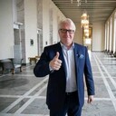  ,   Bens Douchz, 63 ,   ,   , c 