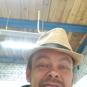  ,  Andre, 42