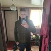   ,  Maksim, 28