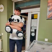  ,   Viktor, 45 ,   c 
