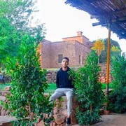  ,  Redwanell, 26