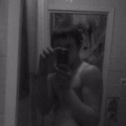  ,   HarD BonE, 32 ,     , c 