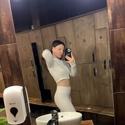  , 