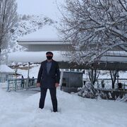  ,   Zuxiriddin, 35 ,  