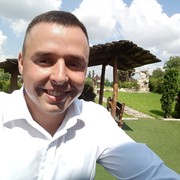  ,   Micha, 31 ,   