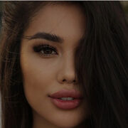  ,   Mia, 27 ,   , 