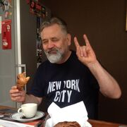  ,   Serguej, 62 ,  