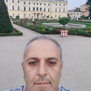  ,  Shalva, 40