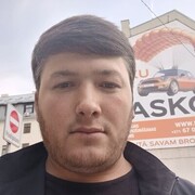  ,  Fozil, 32
