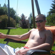  ,   Toms, 34 ,   
