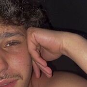  ,  Enzo, 25