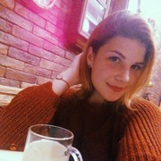  ,  Nadia, 25