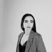  ,  Kriss, 23