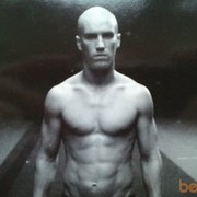  ,  Damien, 36