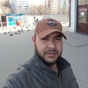  ,   Ali, 32 ,   ,   