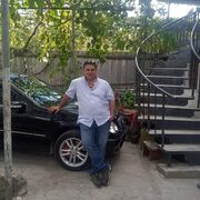  ,   Garik, 46 ,     