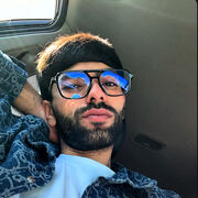  ,   Armen, 33 ,   ,   