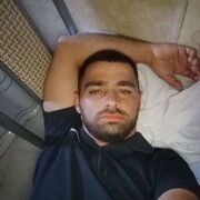  ,  Armen, 33