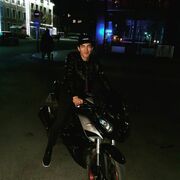  ,  Jony, 28