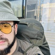  ,  Dominik, 34
