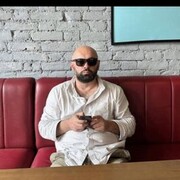  ,  Dato, 32