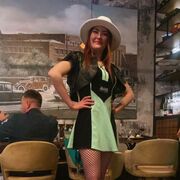  ,   Julia, 39 ,   ,   , c , 