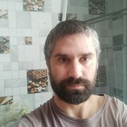  ,  Vania, 37