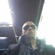  ,  Viktor, 34