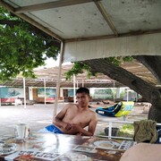  ,  Rustam, 31
