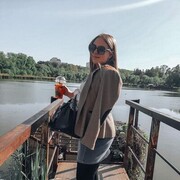  ,  Alina, 23