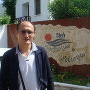  ,   Oskar, 45 ,  