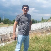  ,  Oybek, 32