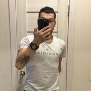  ,   Valentyn, 32 ,   ,   