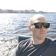  ,  Viktor, 34