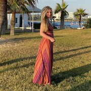  ,   Elle, 46 ,     , c 