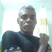  ,   Feliz, 47 ,   ,   