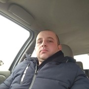  ,  Viktor, 33