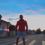  ,  Banker, 24