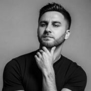  ,  Elnur, 33