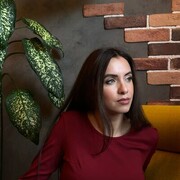  ,   Viktoria, 40 ,   c 