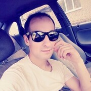  ,  Anton, 32