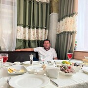   ,   Vahe, 43 ,  