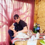  ,  Edmon, 24