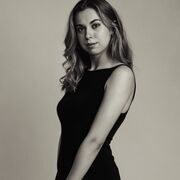 ,  Vika, 25