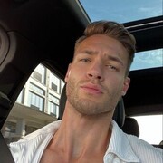  ,  Sergio, 25