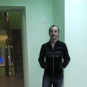  ,   Vahe, 47 ,  