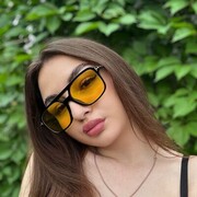  ,  Kamilla, 19