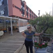  ,   Tetyana, 66 ,   c 