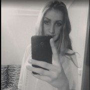  ,  Karina, 28
